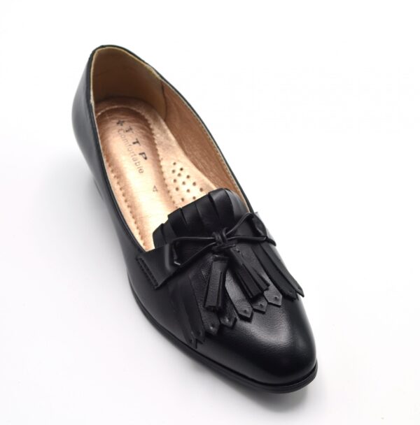 TTP Classic Round Toe Courts With Subtle Bow Detail On Vamp - Image 2