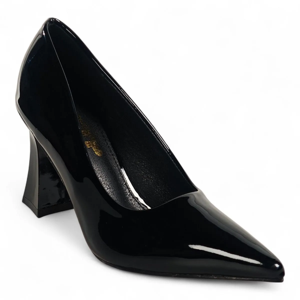 TTP Glossed Pointed-Toe Heel AW9506-1 in Black